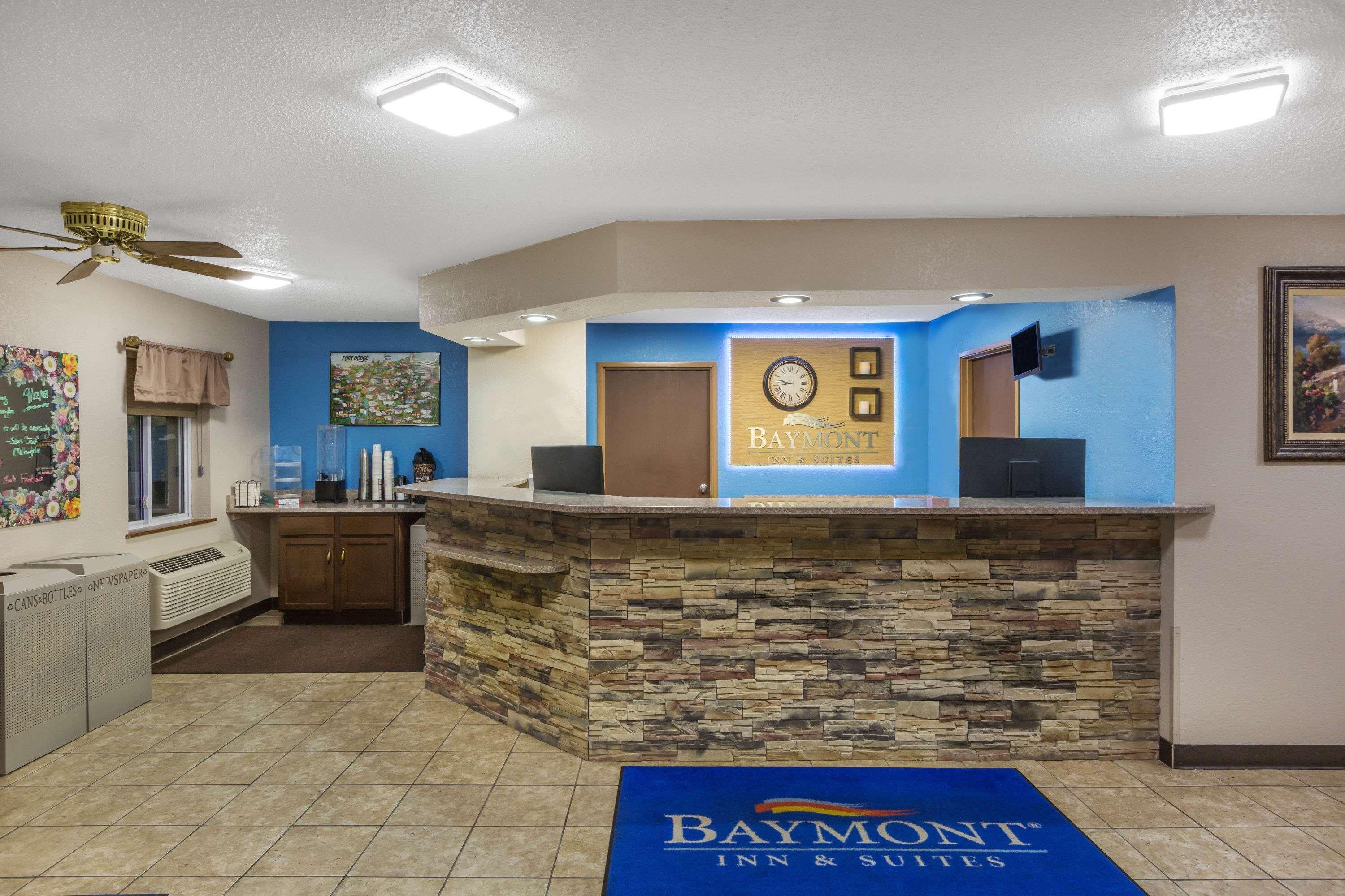 Baymont By Wyndham Fort Dodge Exterior photo